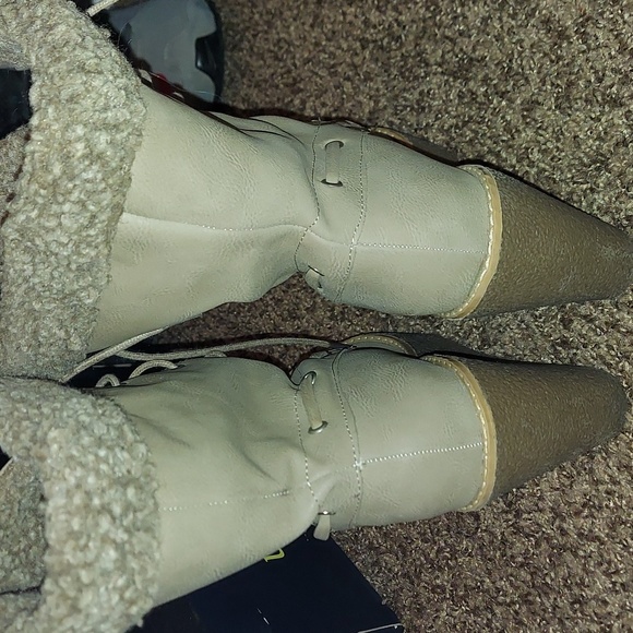 Womens boots - Picture 7 of 9